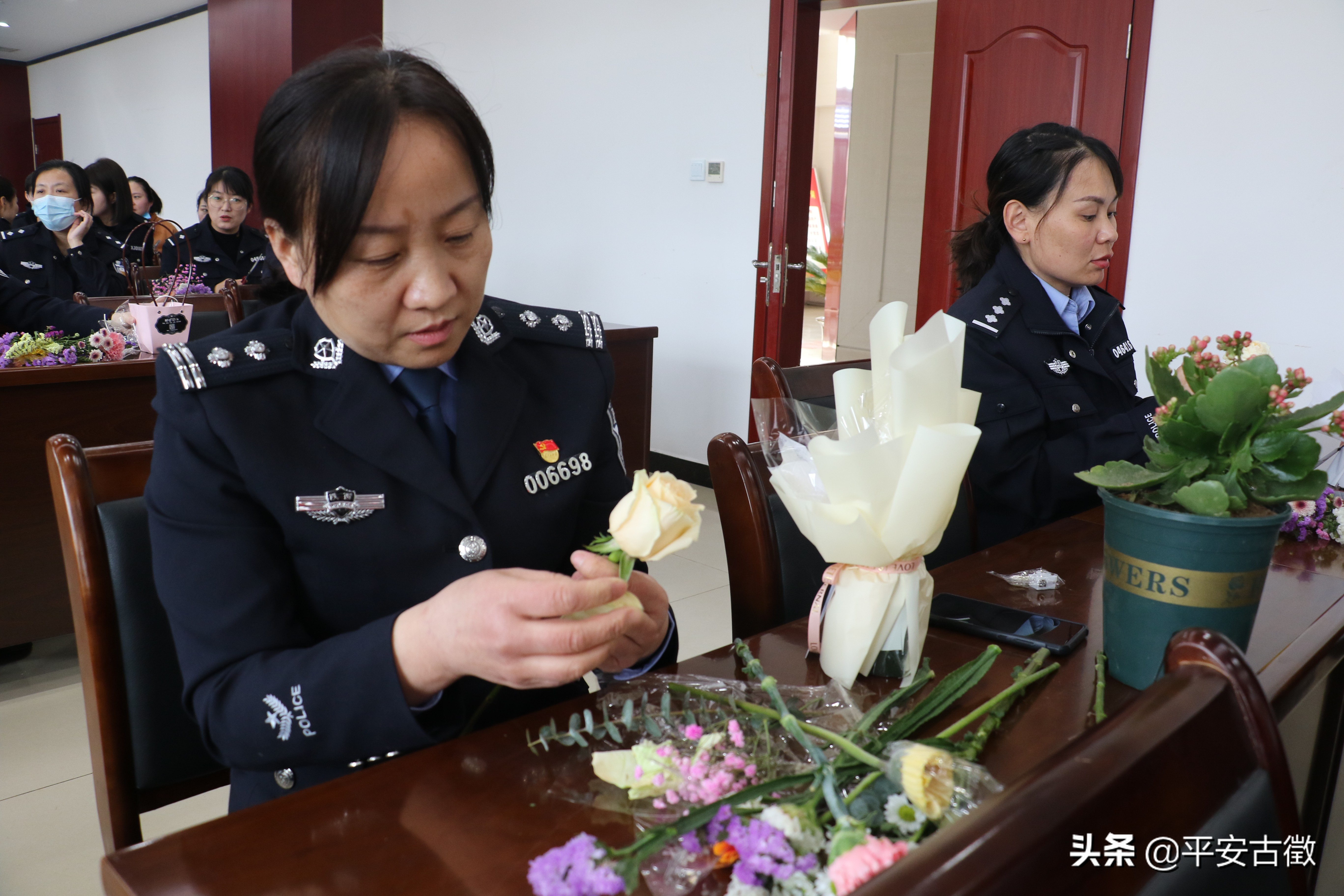 致敬平凡岗位上的她丨警营女神节，一个比一个更精彩