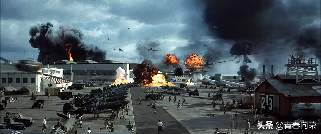壮志凌云2火爆全球，推荐几部军事迷必看的空战电影