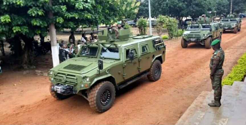 �й�����������ۣ�����·��ը�������ռ���ɢ�ܣ�����Ա��һ����