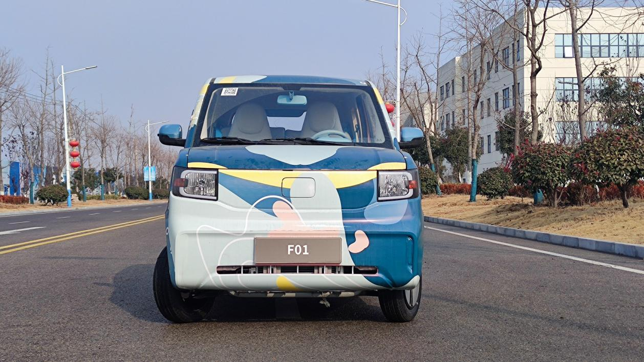 諜照曝光！凌寶攜全新一代智趣小車F01領(lǐng)跑新年