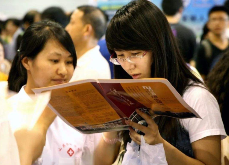 2022中国“双非”大学排名，南方科大无缘前10，燕山大学备受争议