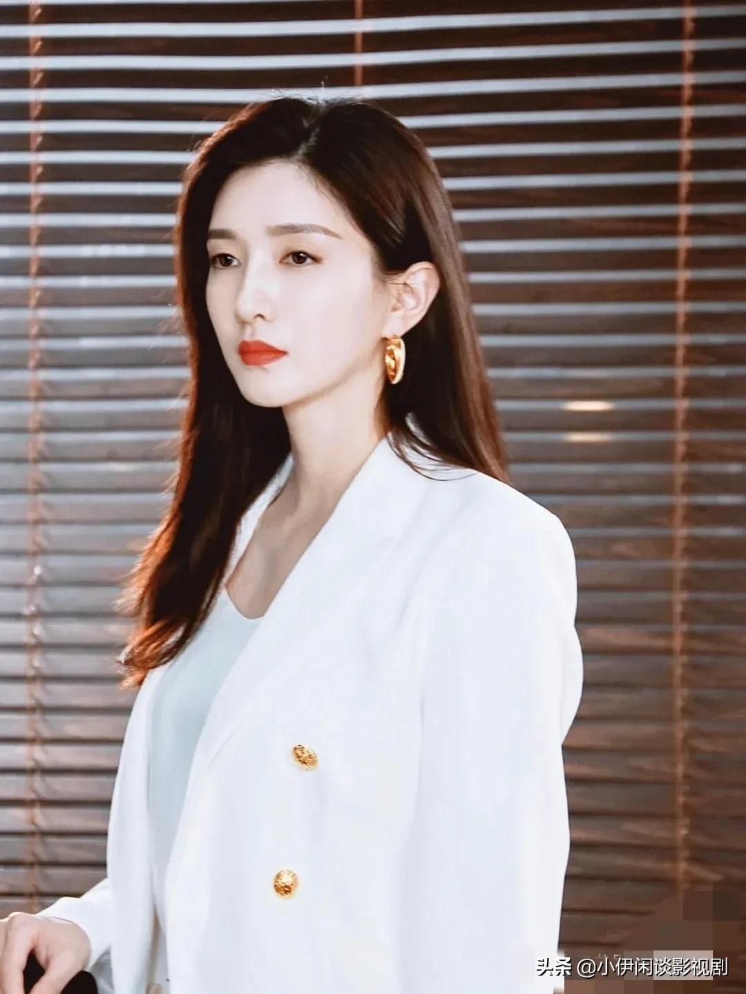 都是演律师和姐弟恋，把江疏影和姚晨一对比，差距就太明显了