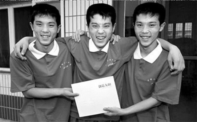 山东三胞胎同时考上211高校，十年后同时成婚：爷爷盼着抱重孙