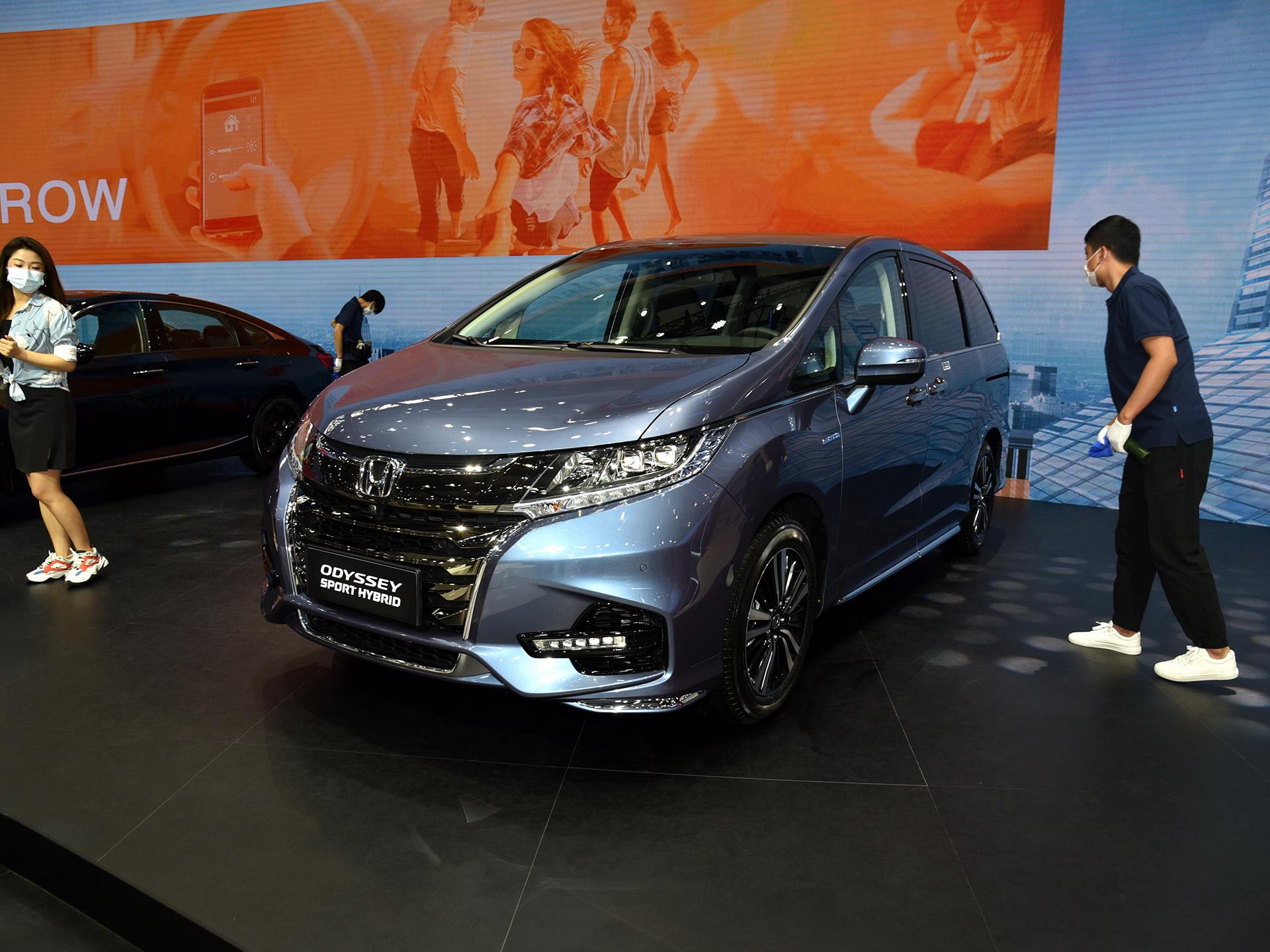 8个油,现车就能买配置还不低,实拍本田奥德赛