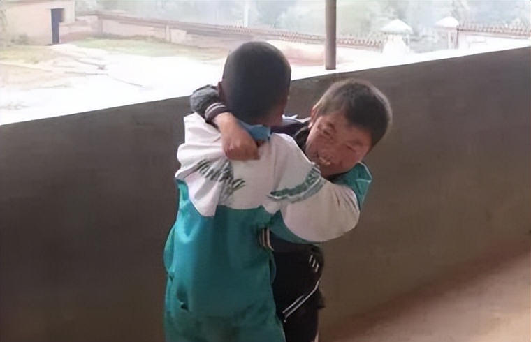 马云：24岁大学毕业，普通人到首富，再回首才发现他成功是必然的