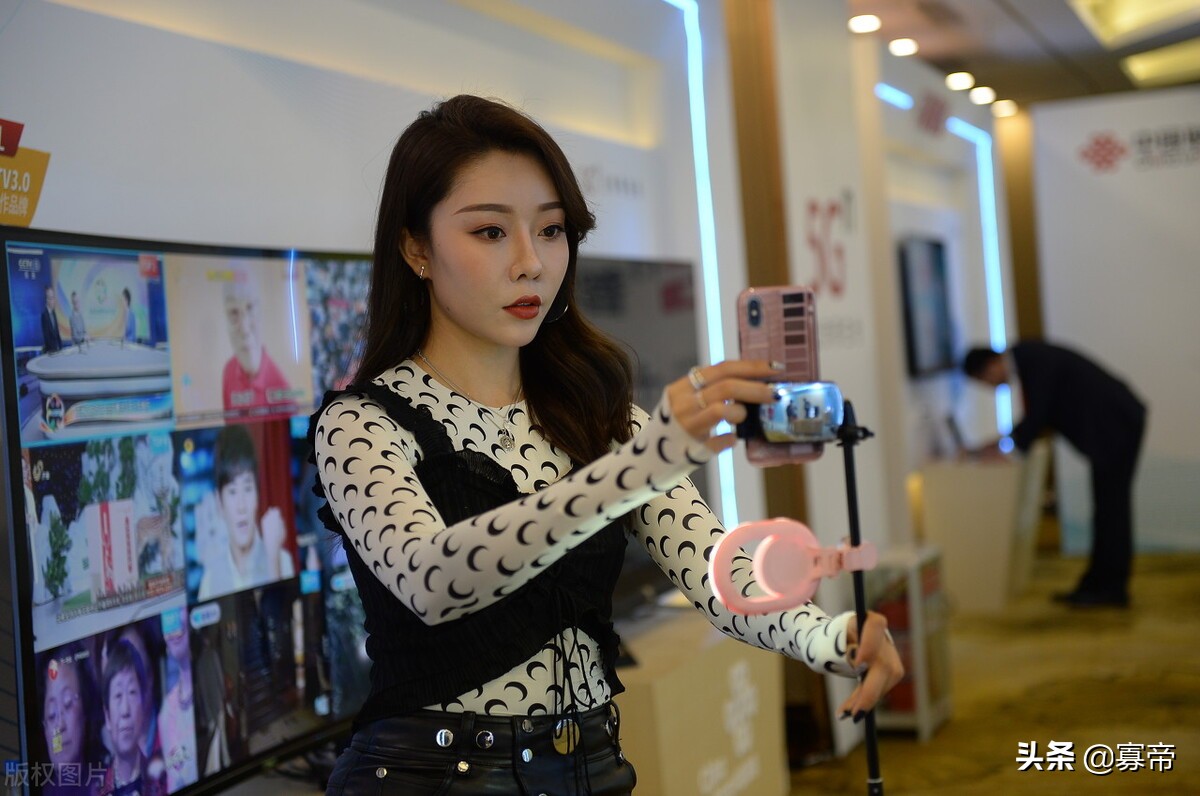 想做自媒体吗？知道怎么做吗？别傻傻地去听别人讲，看清楚这一行