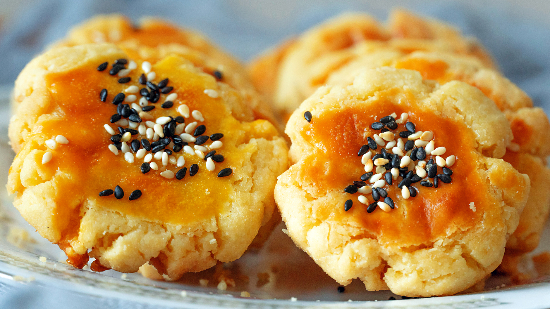 面粉最过瘾的6种做法，不用烤箱，咬一口酥掉渣，一出锅就抢光了