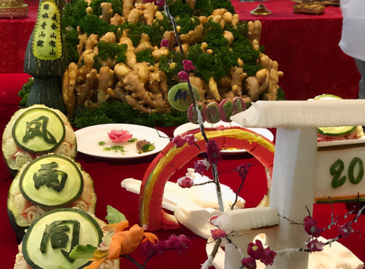 大学“阴间食堂”走红，用餐环境“接地府”，胆小的学生不敢进