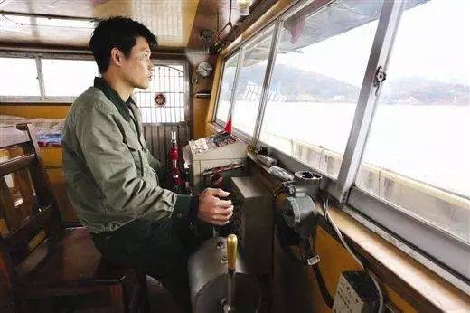 上海夫妻花240万，买2000吨大船，开始长江跑船生活