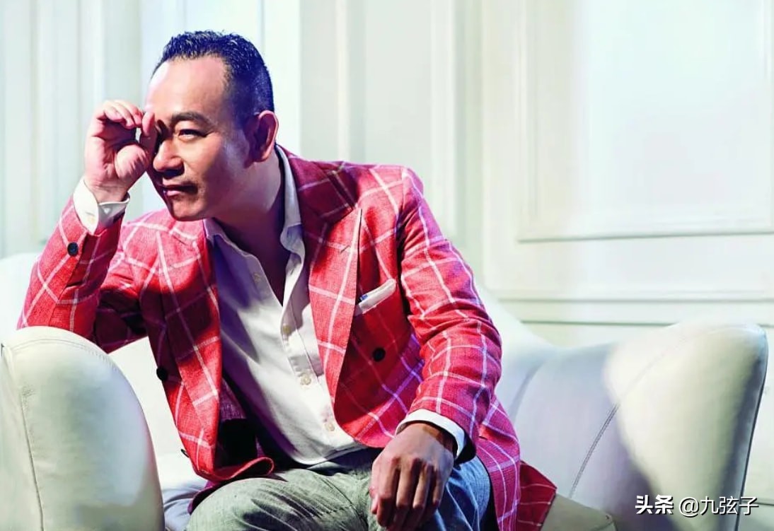 TVB“末代皇帝”林保怡的双面人生，57岁依然单身