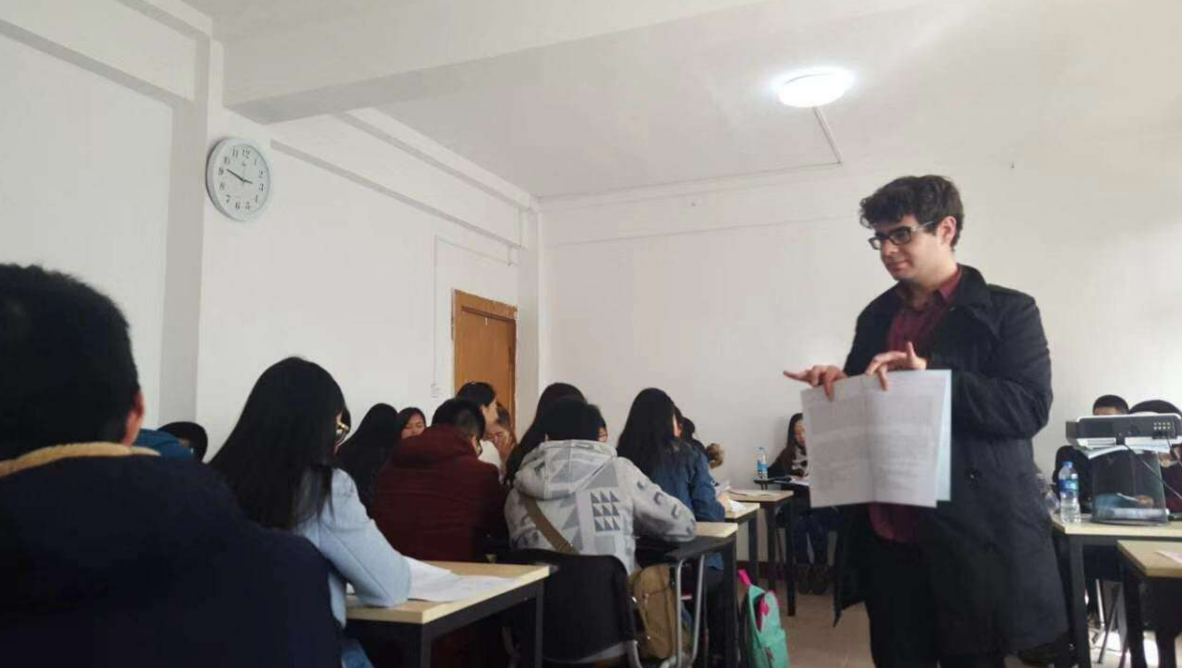 适合女生报考的4个专业，工作稳定且社会地位高，22届考生可参考