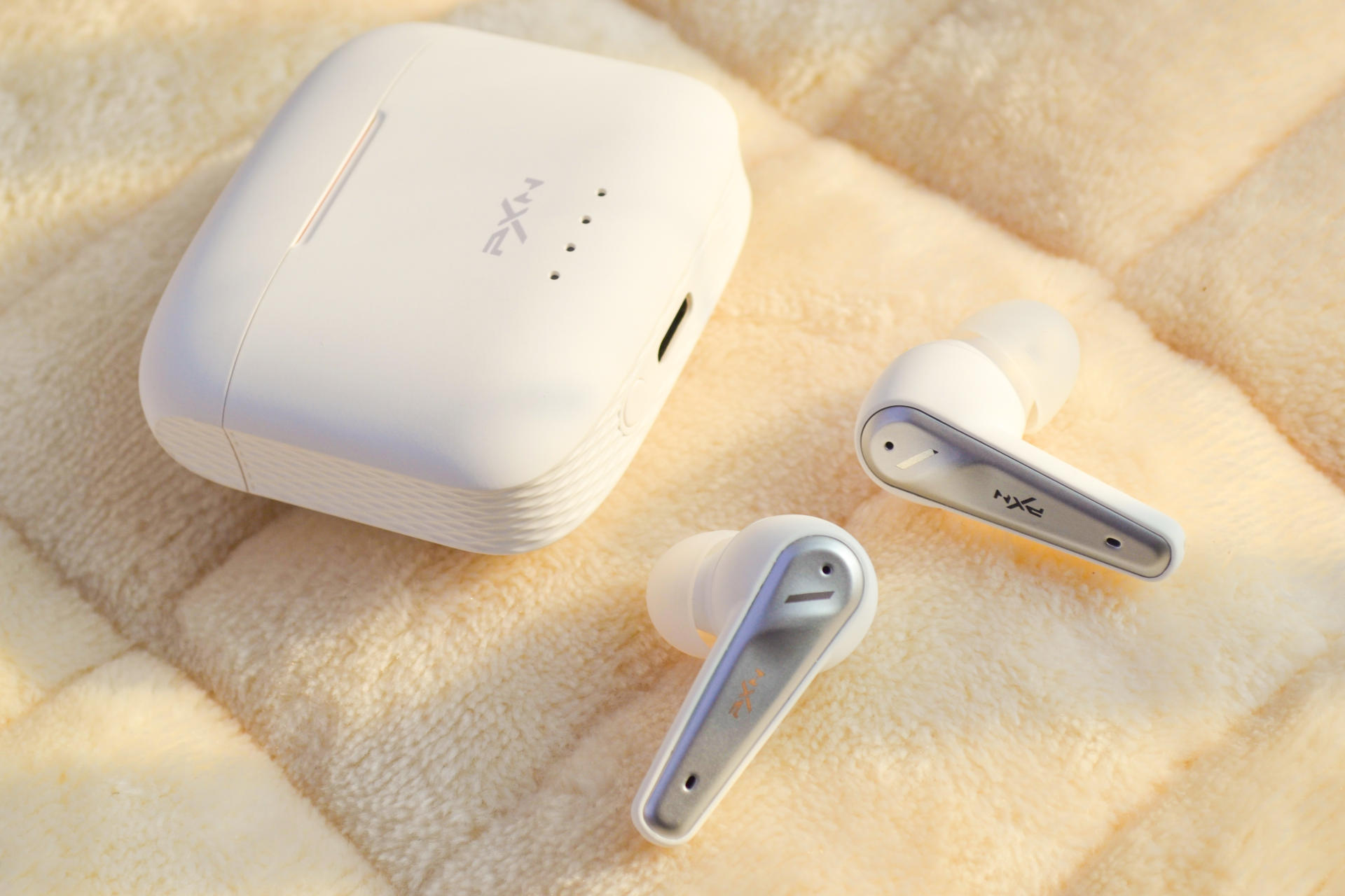 游戏模式主动降噪都想要？试试PXN莱仕达TWS混合耳机