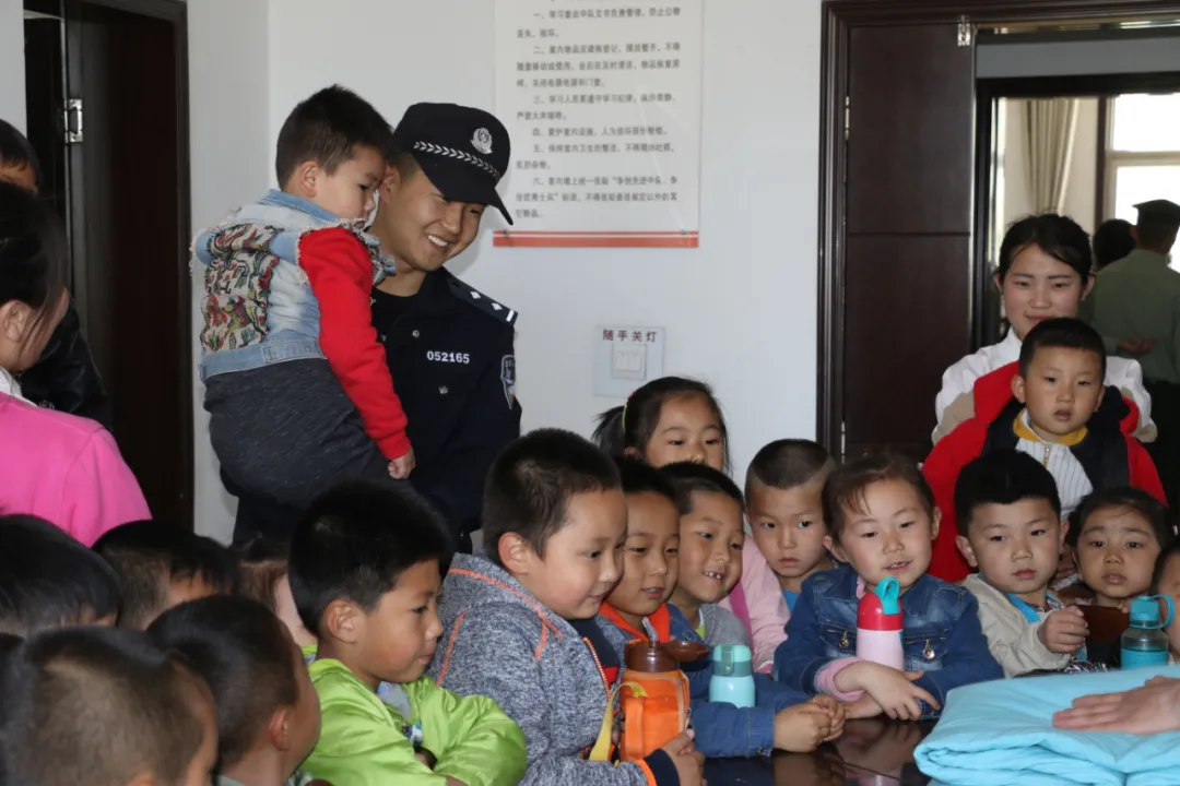 十佳民警事迹展播 | 榆林市公安局高新分局沙河路派出所李鹏才