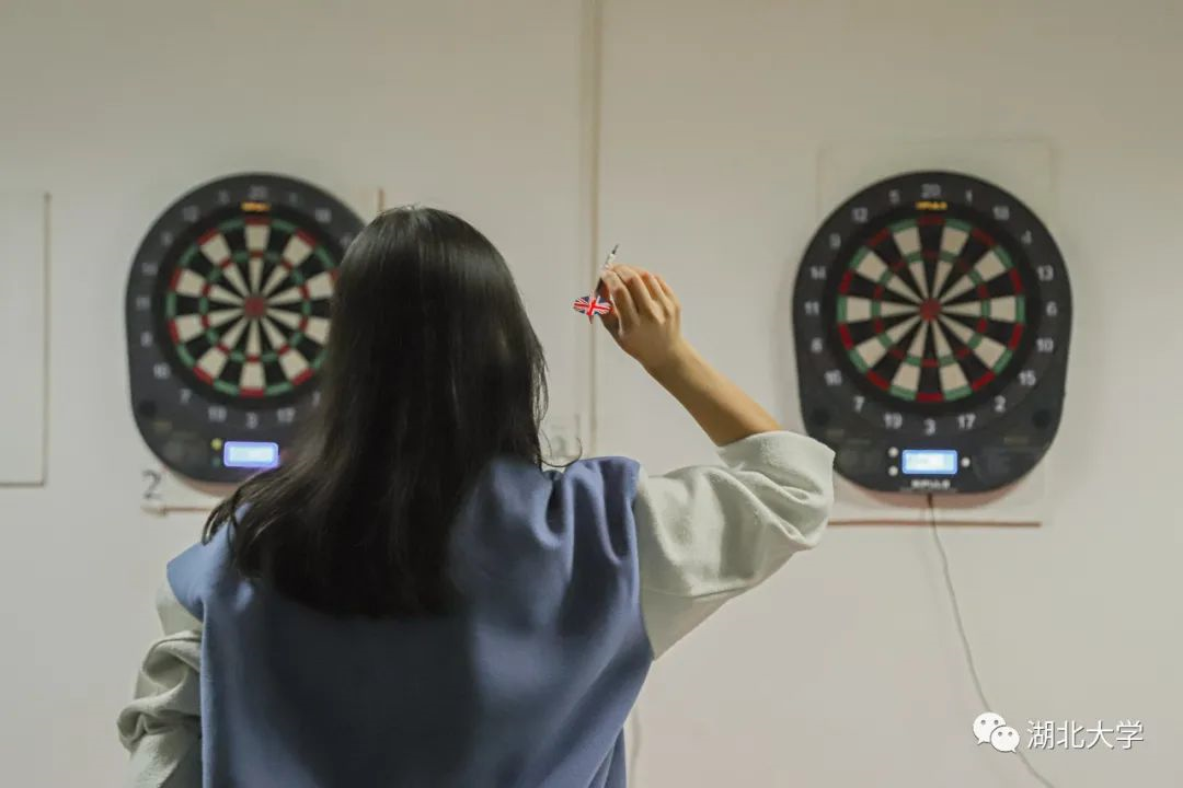 大学课程：品酒、爬树、陶艺、太极剑、飞镖、陕北秧歌...羡慕了