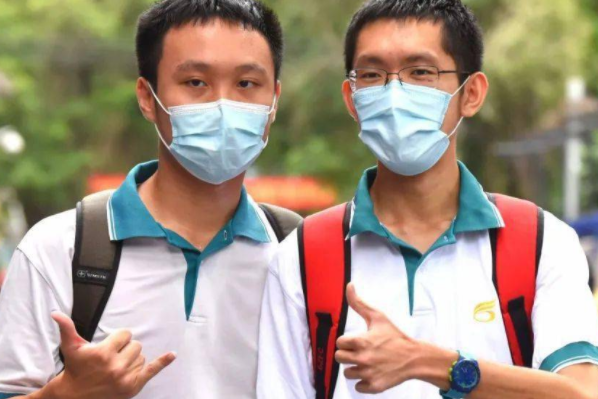 高考一加分政策惹争议，有些家长认为不公平：寒窗苦读没拼过身份