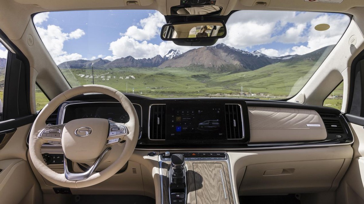 豪华MPV登峰“第一车”，原来MPV还能这么玩？