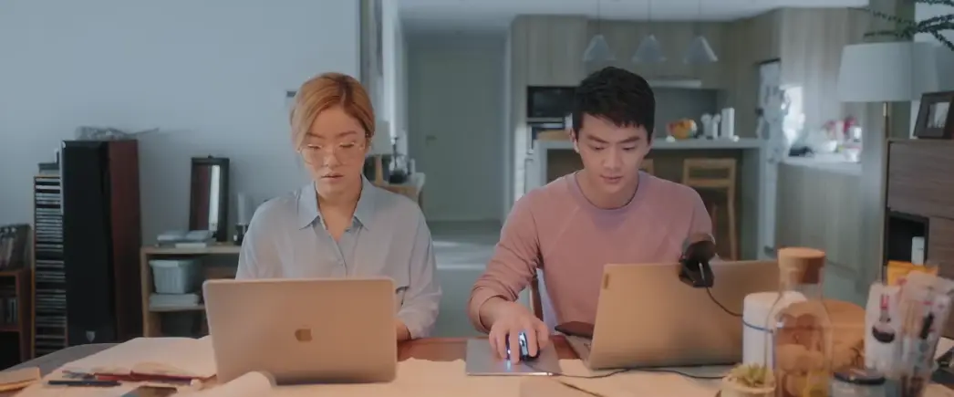 30岁老汉都狂追的国产喜剧！十足狗血，超“大尺度”的夜店群戏