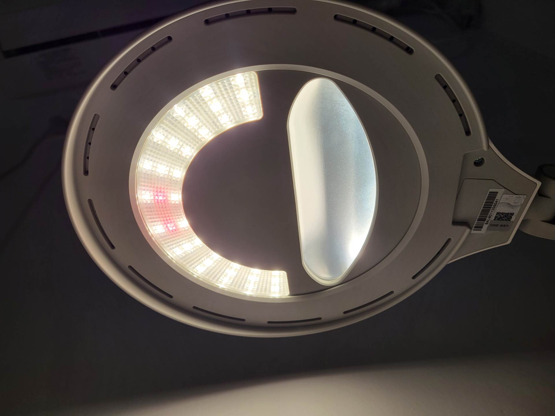 今天，我花了5000块，给儿子打造了一个专业级护眼环境