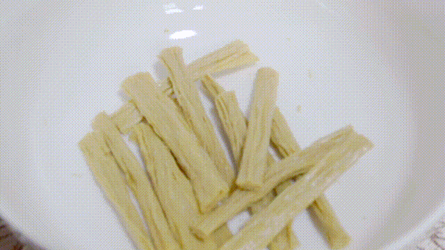 干腐竹泡发小窍门，又快又没硬心