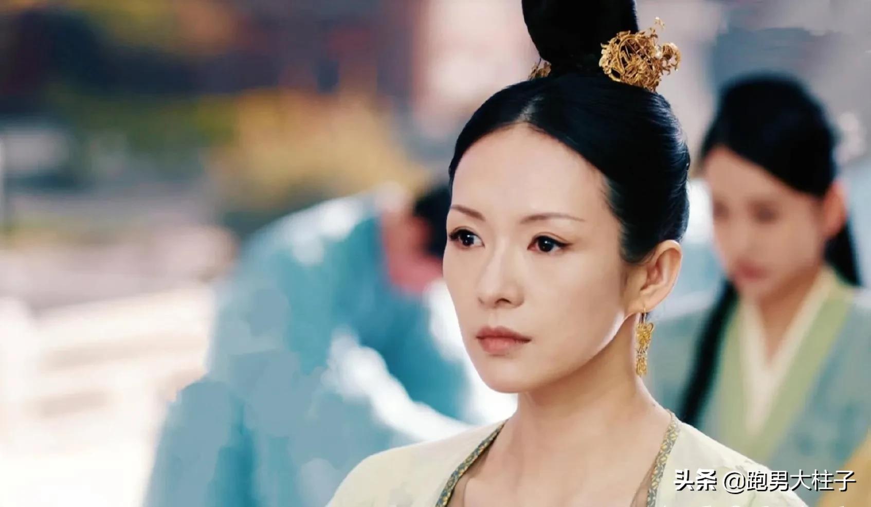 强行扮嫩，妈味十足，求求这几位明星别再演超龄少女了