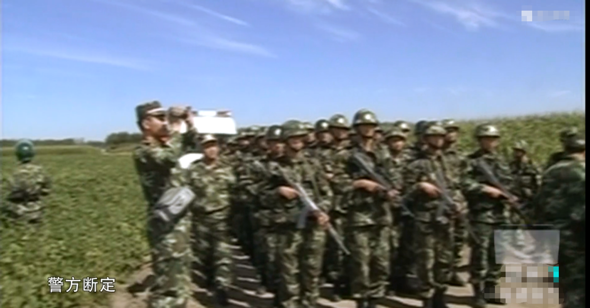 2009年，杀人狂魔王厚军持枪与武警对射，被武警当场击毙