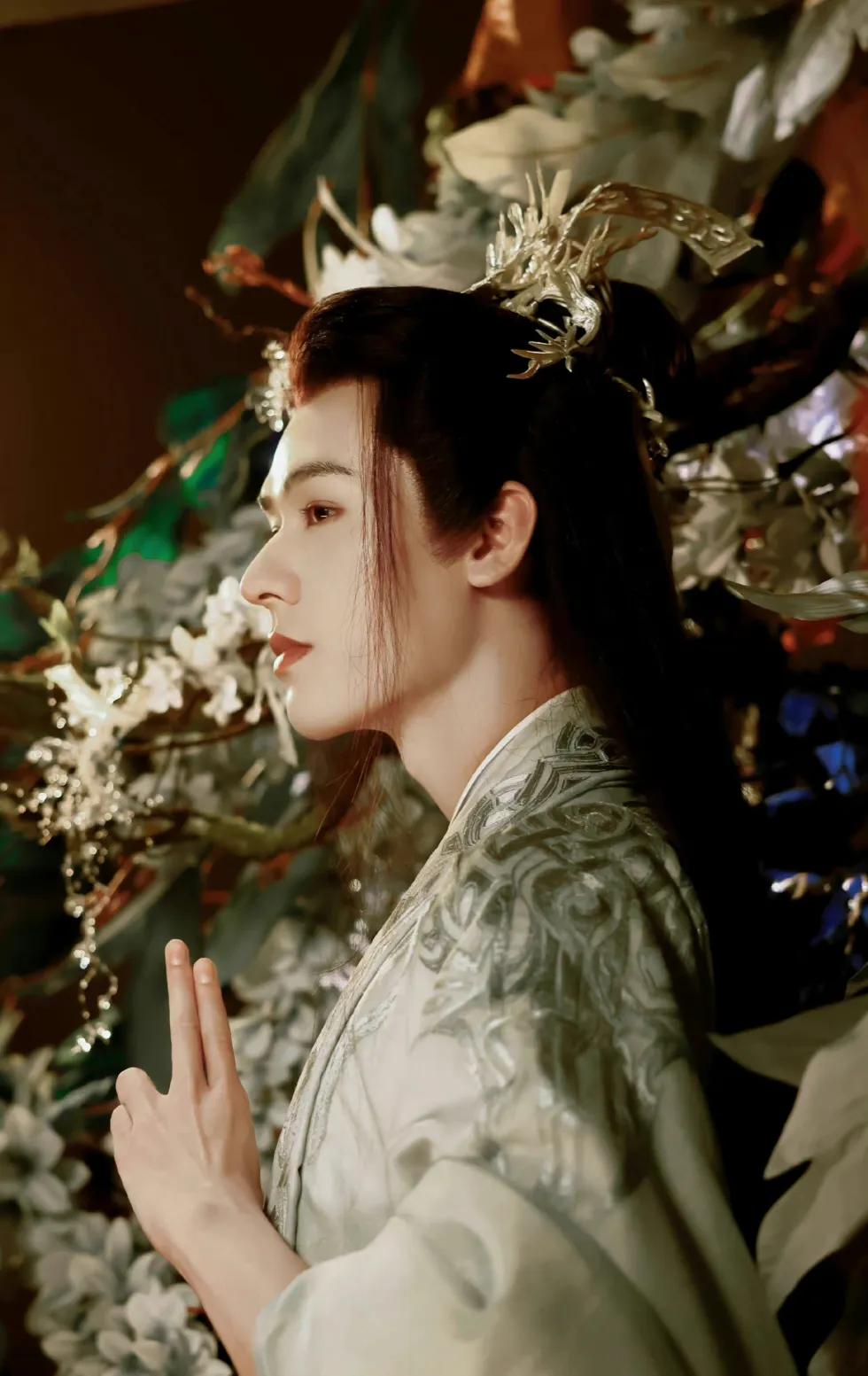 《狐妖》女二救场，祝绪丹、郭晓婷二选一，杨幂伤后报平安待回归