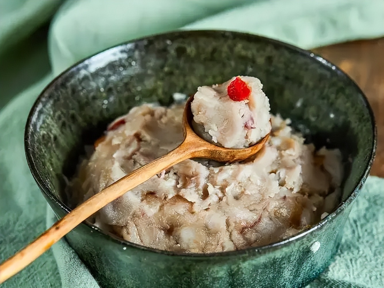 血脂高的人要多吃点芋头，可小芋头和大芋头，最应该吃哪种？