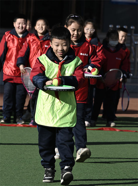公益短式网球公开课在山西省太原市万柏林区科技实验小学成功举办