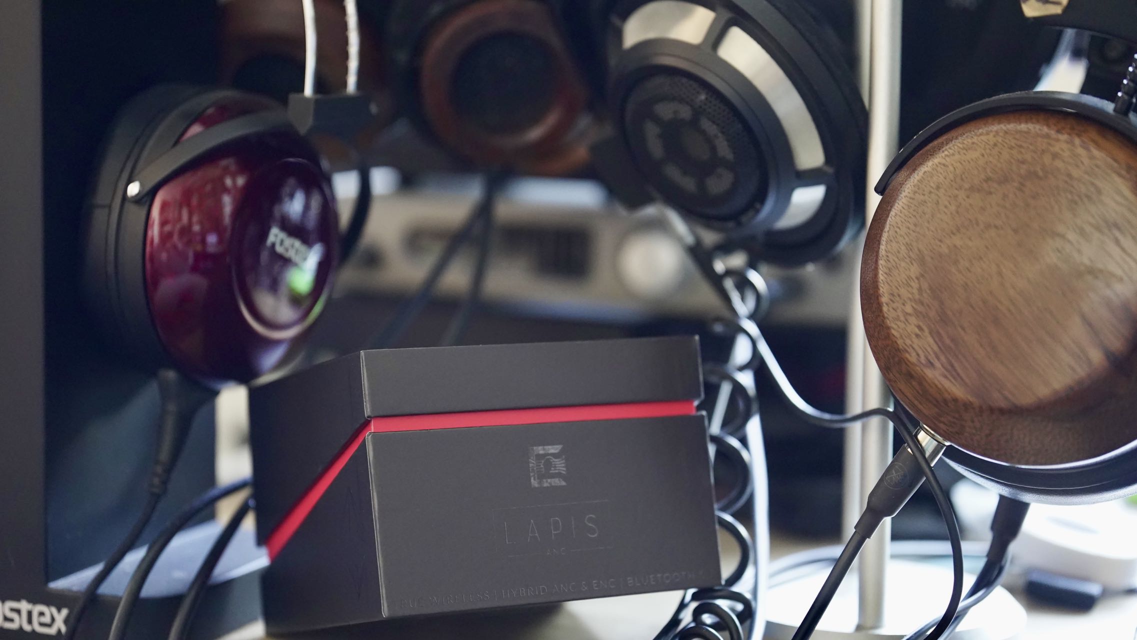 真正德国顶级HiFi耳机大厂发布无线耳机与游戏耳机！老烧深度评测