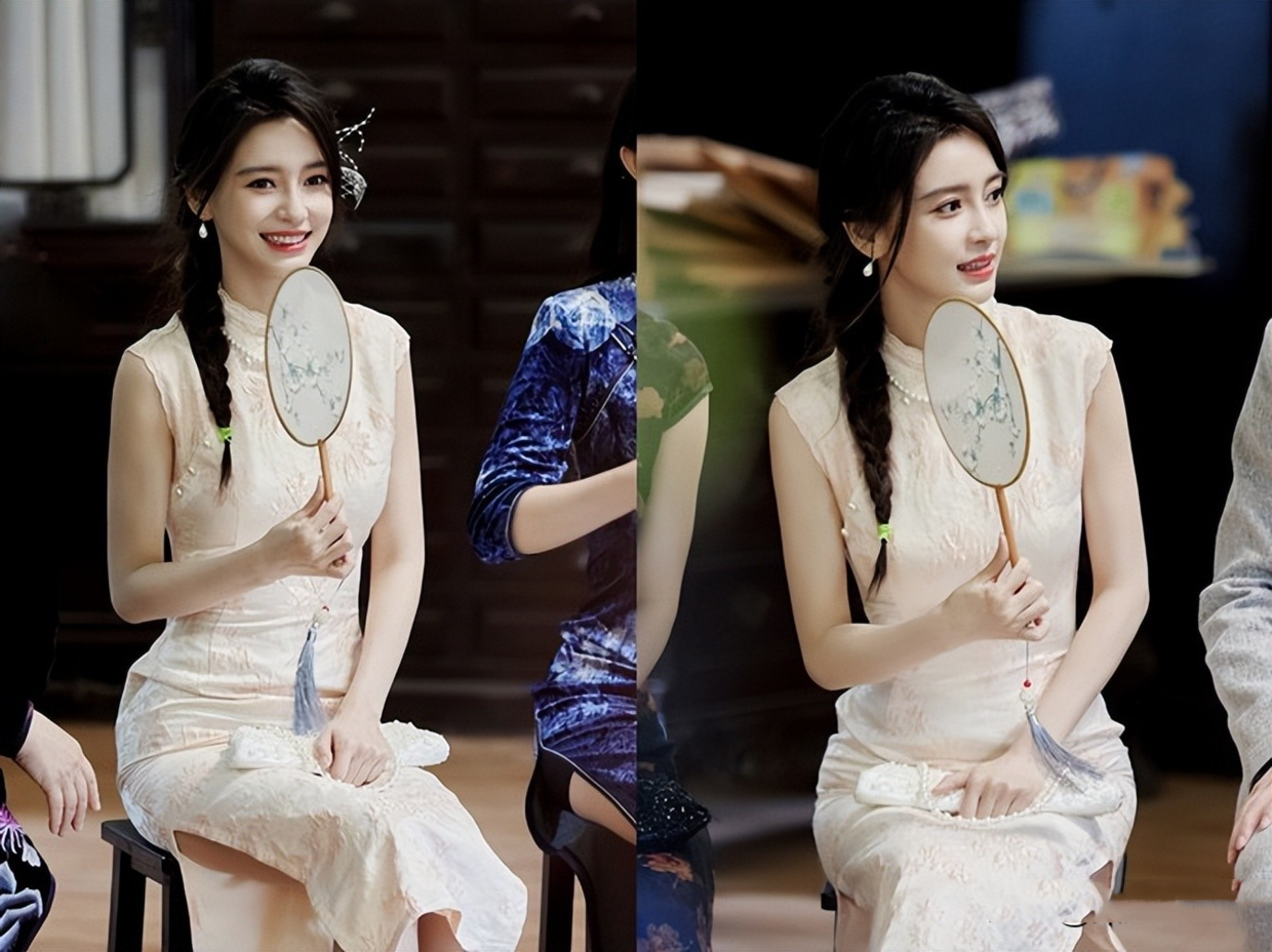 Angelababy也太适合穿旗袍了,裸色旗袍配珍珠项链,高贵优雅