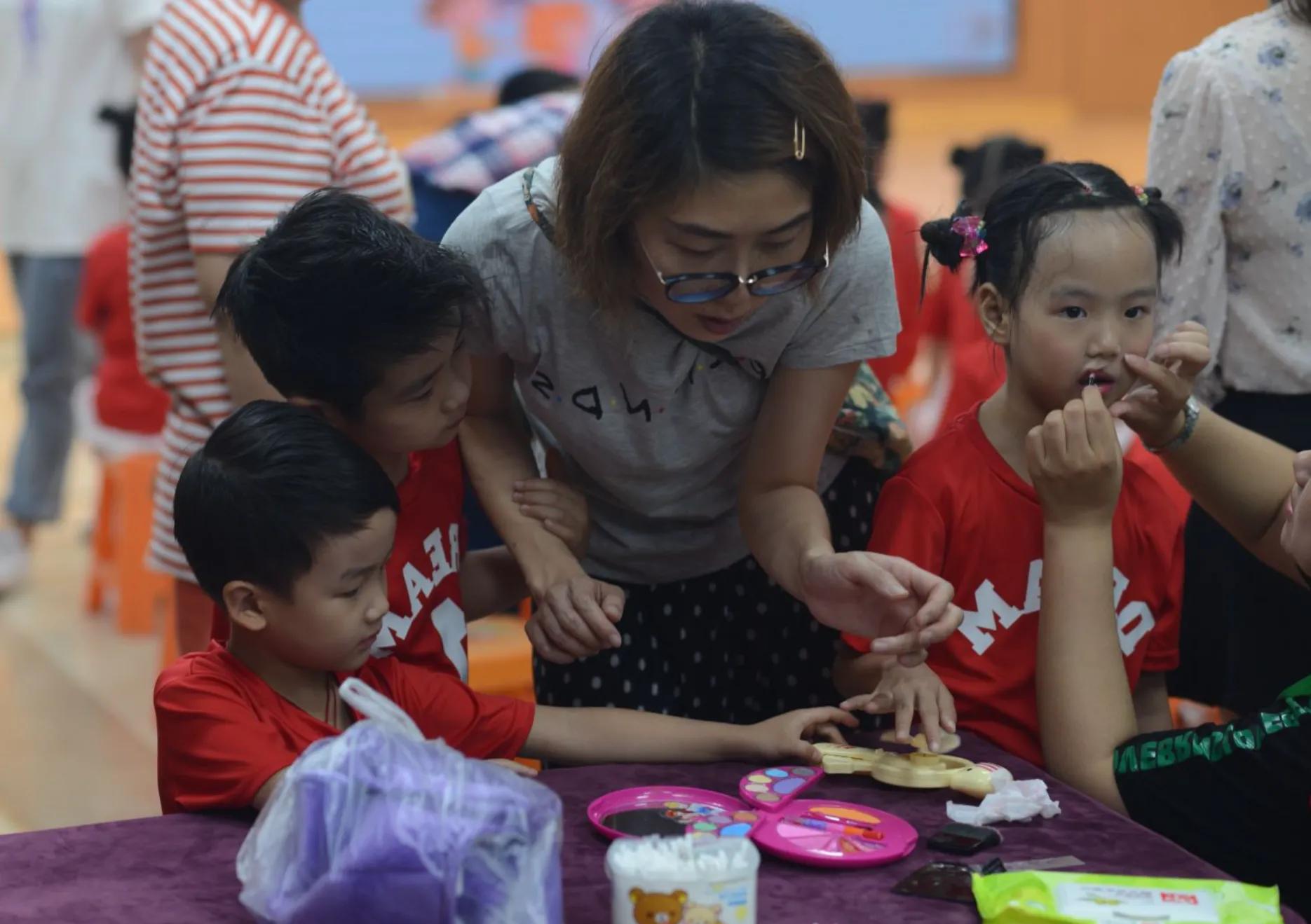 一首小诗，给幼儿园毕业努力演出的你