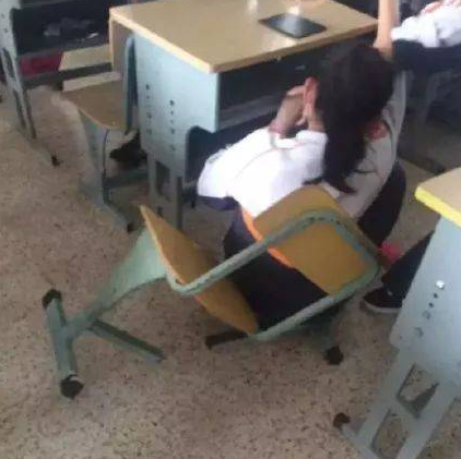 学生时代，你都做过哪些一举成名全校皆知的事？第二个堪称经典