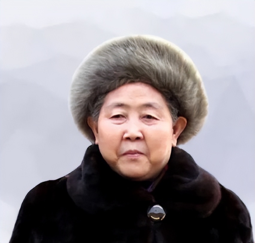 75岁的陶华碧：两个儿子，一个建烂尾楼，一个砸了“老干妈”招牌