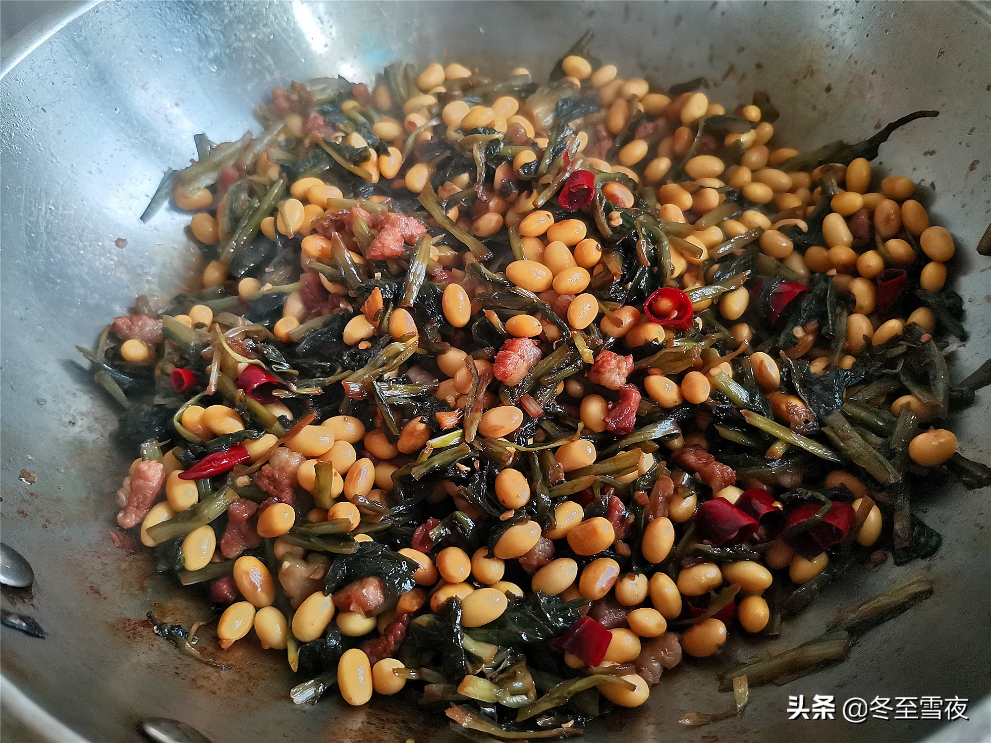 腌制好的雪里蕻怎样做好吃?和这两种食材搭配炒,简直是下饭神器