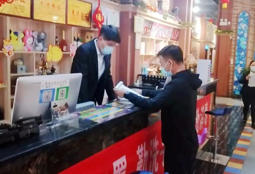 合陽縣文化市場綜合執(zhí)法大隊開展網(wǎng)吧,、歌舞娛樂場所復工復產(chǎn)專項檢查