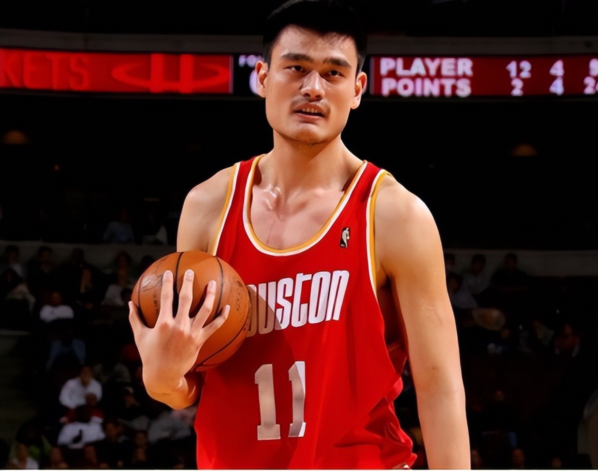 姚明nba工资多少,拿到什么荣誉和数据)