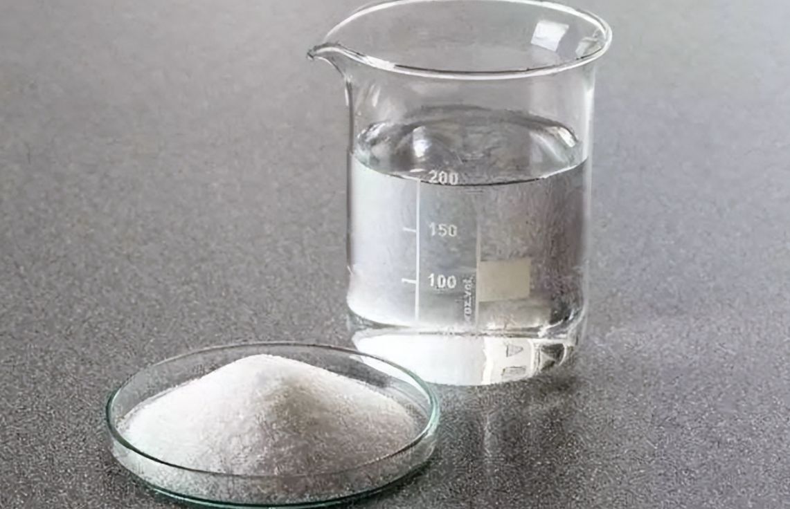 为何一斤盐溶于一斤水，很难得到两斤总重？爱因斯坦：质量即能量
