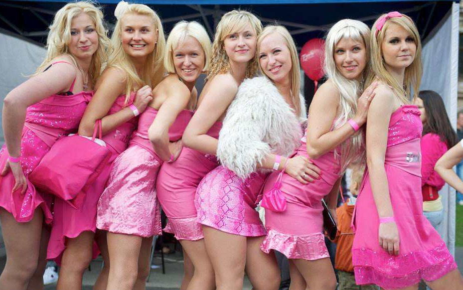 诺瓦德柯德罗小镇这里美女成群是现实版的女儿国男人却不敢轻易迎娶