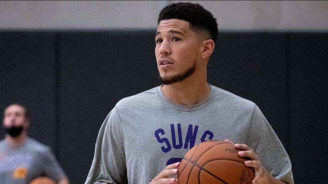 nba球星布克的一天是这样度过的)