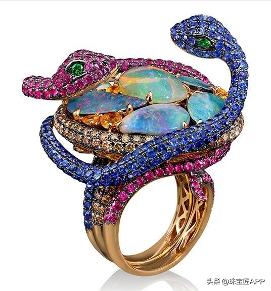 宝格丽蛇形手镯(45款蛇类珠宝盘点中国文化中的蛇)