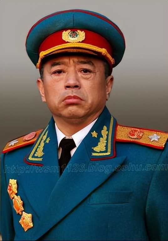 同样是演彭德怀，把宗利群、董勇和丁勇岱放一起看，差别就出来了