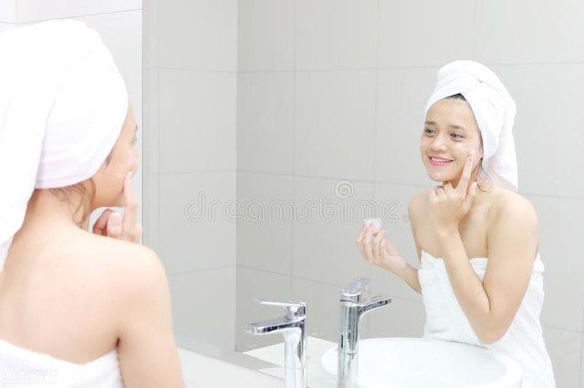 精華液的正確用法是什麽？精華液多久用一次？