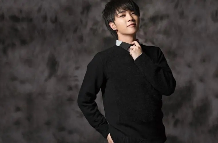 男星衣品—华晨宇（四）