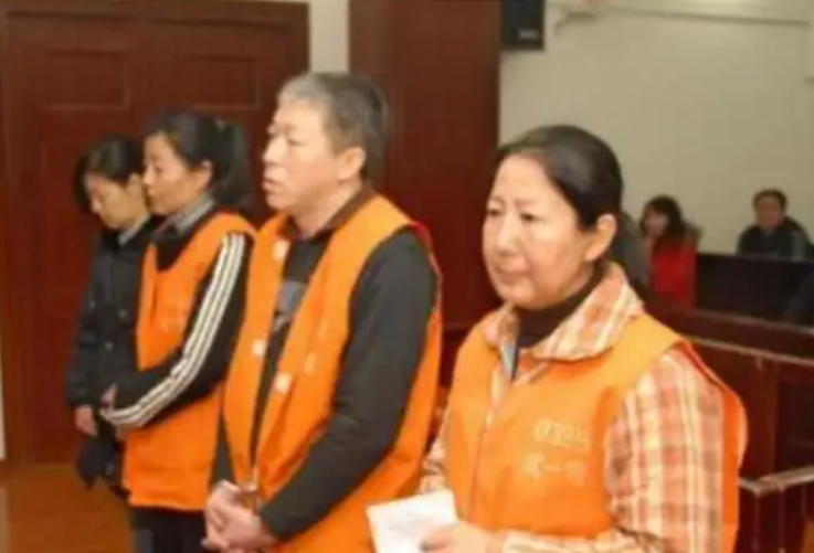 辽宁“土地奶奶”罗亚平：敛财超过6400万，还曾花5万让领导陪睡