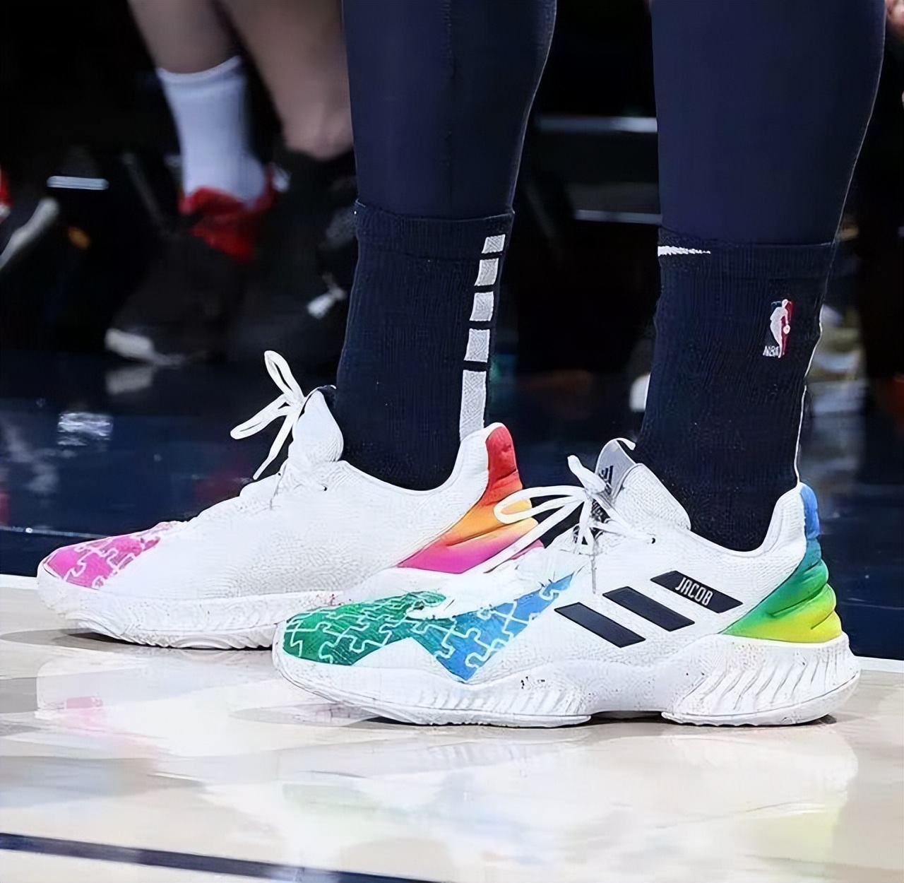 nba篮球耐磨球鞋有哪些(Adidas全明星球员本赛季穿了哪些实战篮球鞋？NBA赛场上脚合集)