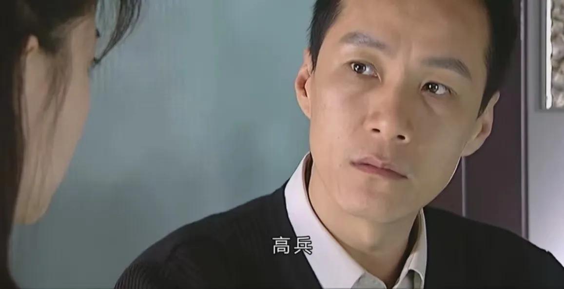 《不要和陌生人说话》：“好医生”安嘉和心里，为何住着魔鬼？