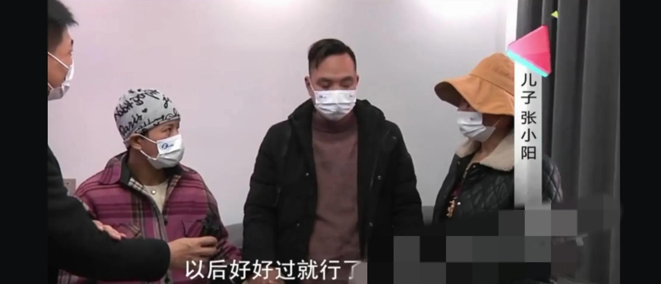 脸被抓烂，夜壶扣头，强势婆婆被儿媳按地上摩擦，儿子默不作声