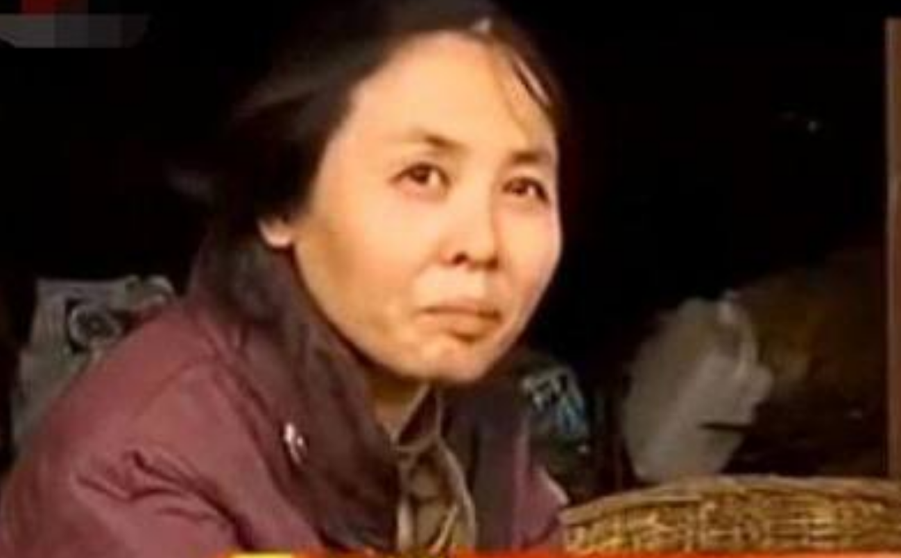 1995年，四川女大学生被120元卖给55岁老汉，2人跟牲口住了17年