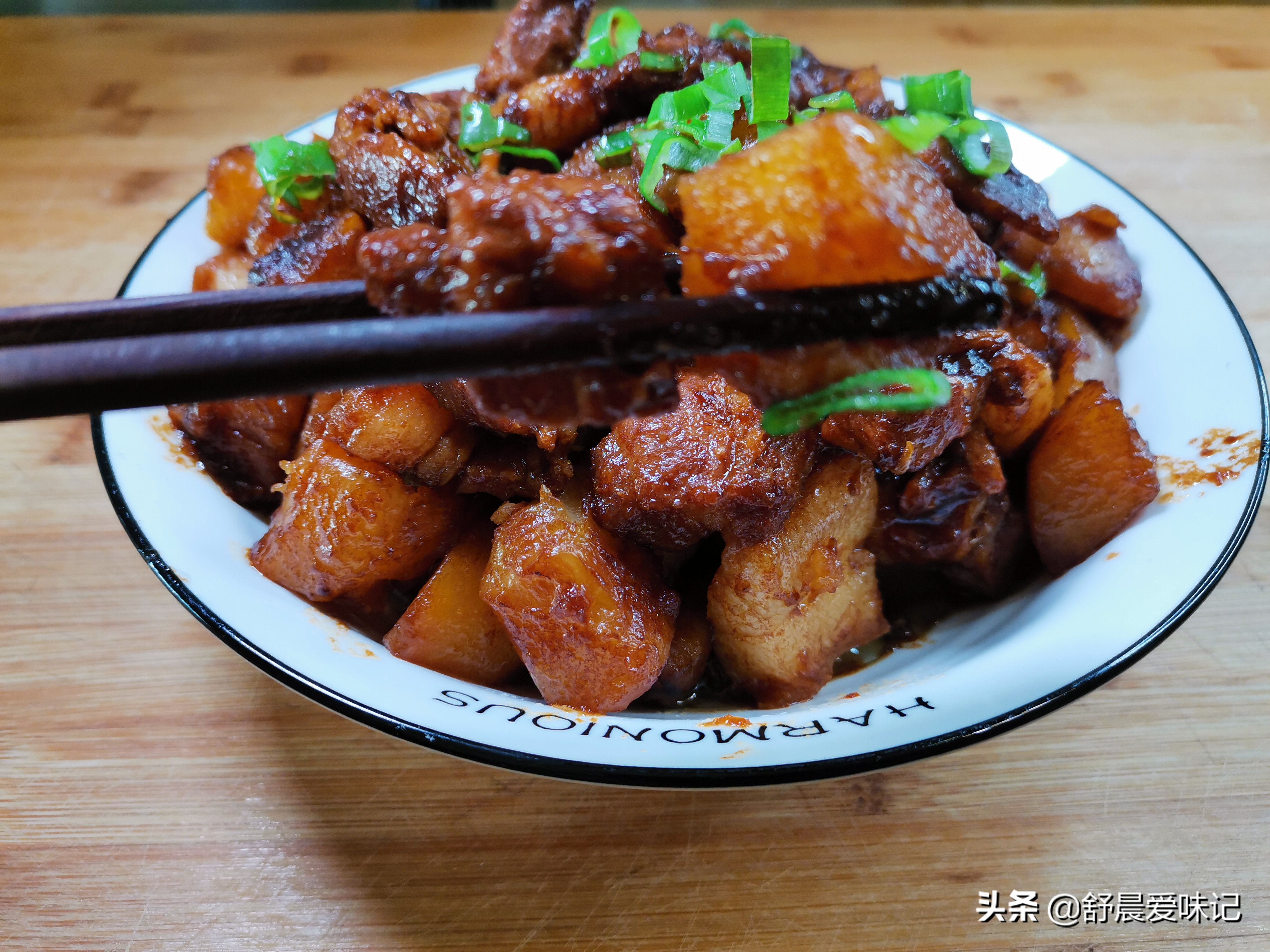 土豆烧肉的做法 最正宗的做法（土豆烧肉简单做法好吃下饭）