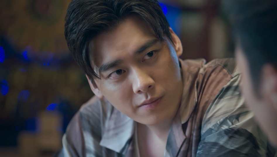 《暗夜行者》首播6集,轻松拿下两个第一,李易峰新剧凭什么?